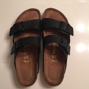 Black Birkenstock Arizona sandals Size 41 Narrow